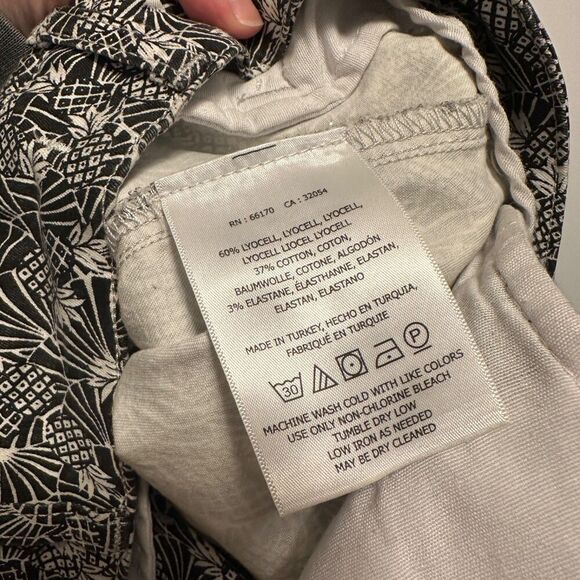 By Anthropologie Bowery Pineapple Pants Size 4 Black White Ankle Taper Stretch - Picture 6 of 8